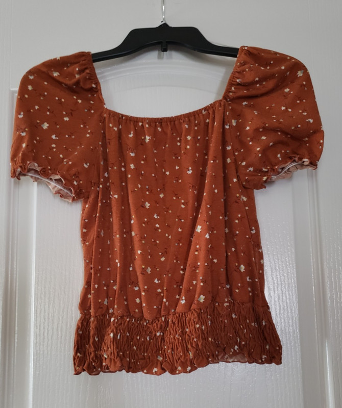 S.R. By Sweet Rain Cute Ditsy Floral Top Rust Colored Size L Elastic Band Bottom