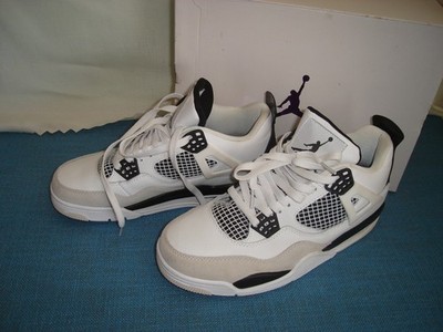 Original Nike Air Jordan 4 Retro Military Black Flight Club Gr.42 US8,5  NEU