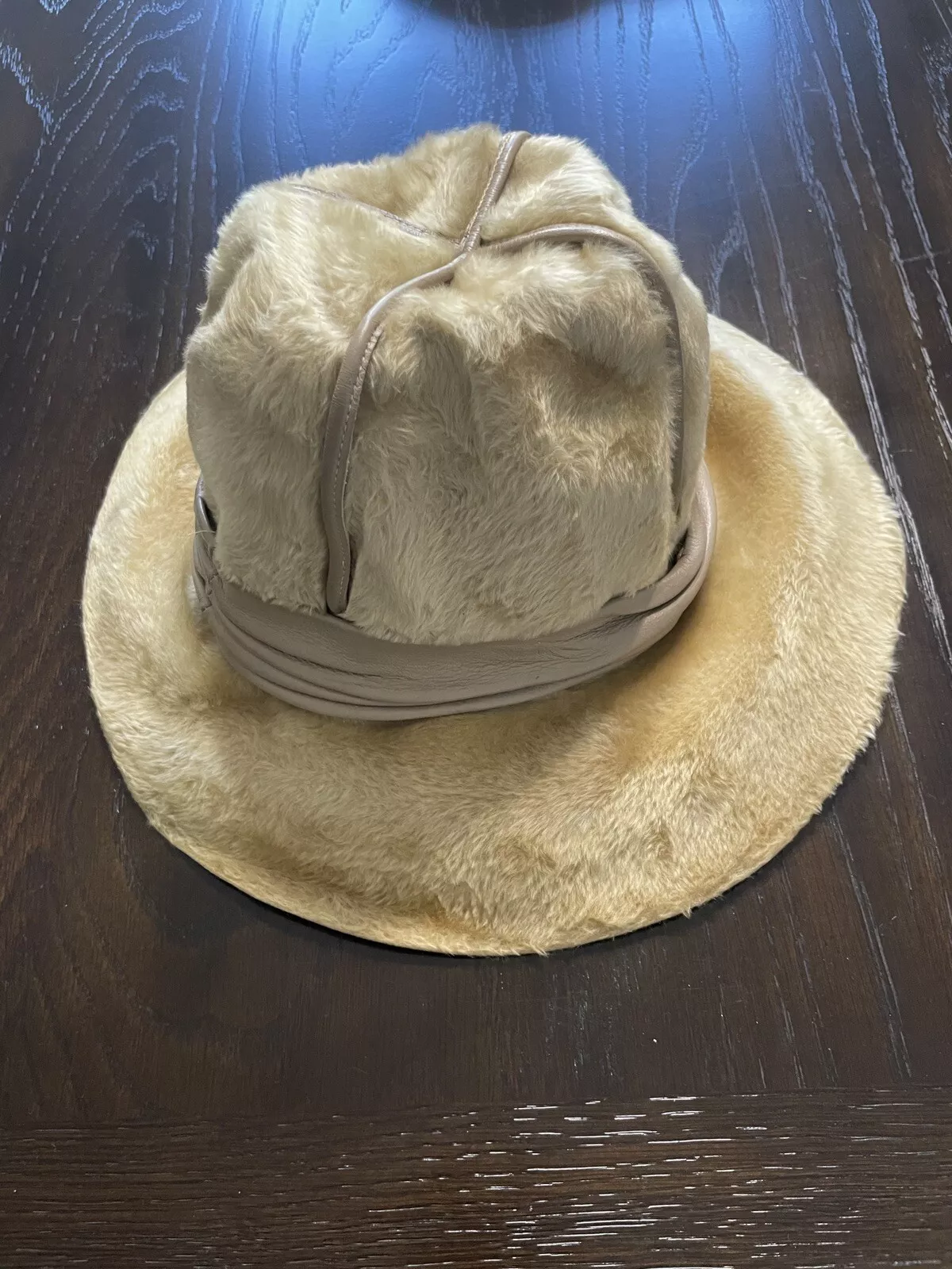 Chapeau vintage Christian Dior bordure fourrure et cuir