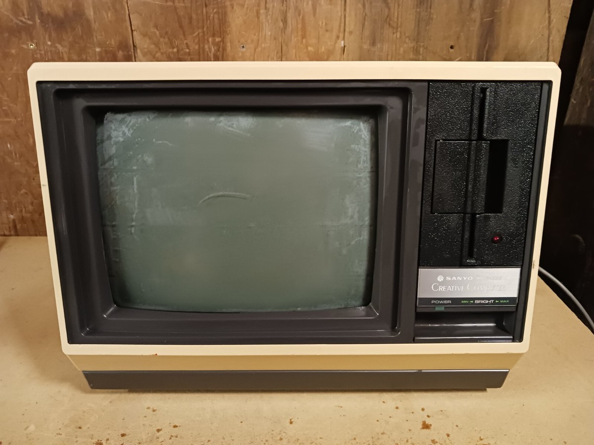 Sanyo MBC-1000 Creative Computer System, 64K, Built-In Disk Drive