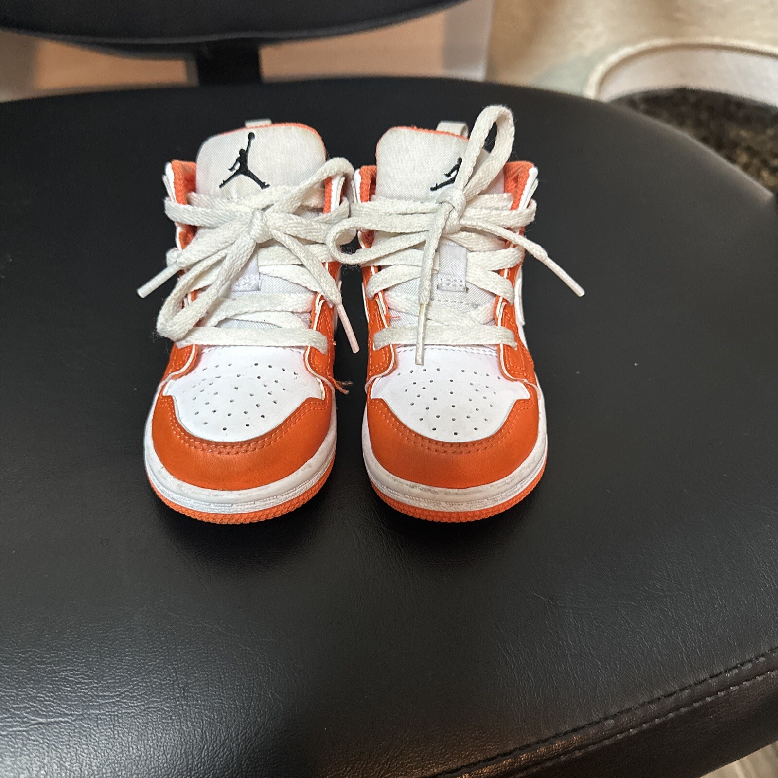 aj1 mid electro orange
