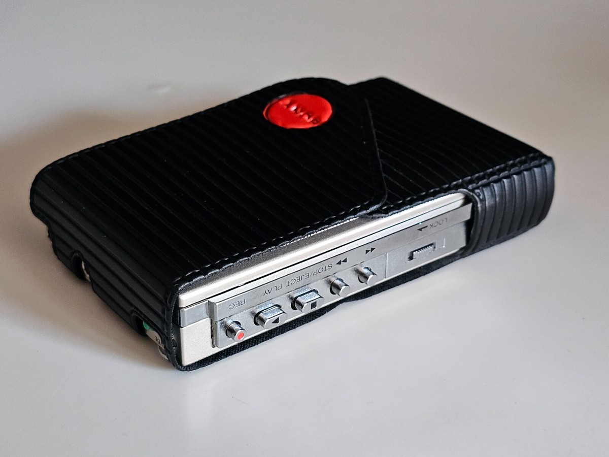 New Sony Walkman WM-R202 Cassette Recorder fully working