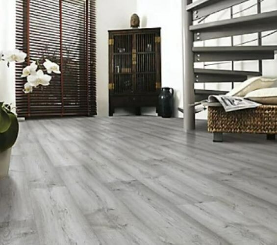 Dartmoor Oak effect Laminate Flooring, 1.48m² Pack of 6 - 12mm
