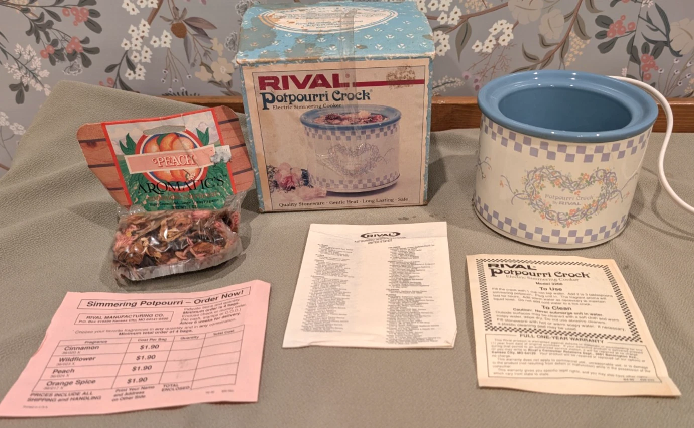 Rival 1980's Vintage Potpourri Crock Pot Cooker #3206 Blue Heart - Works Great!