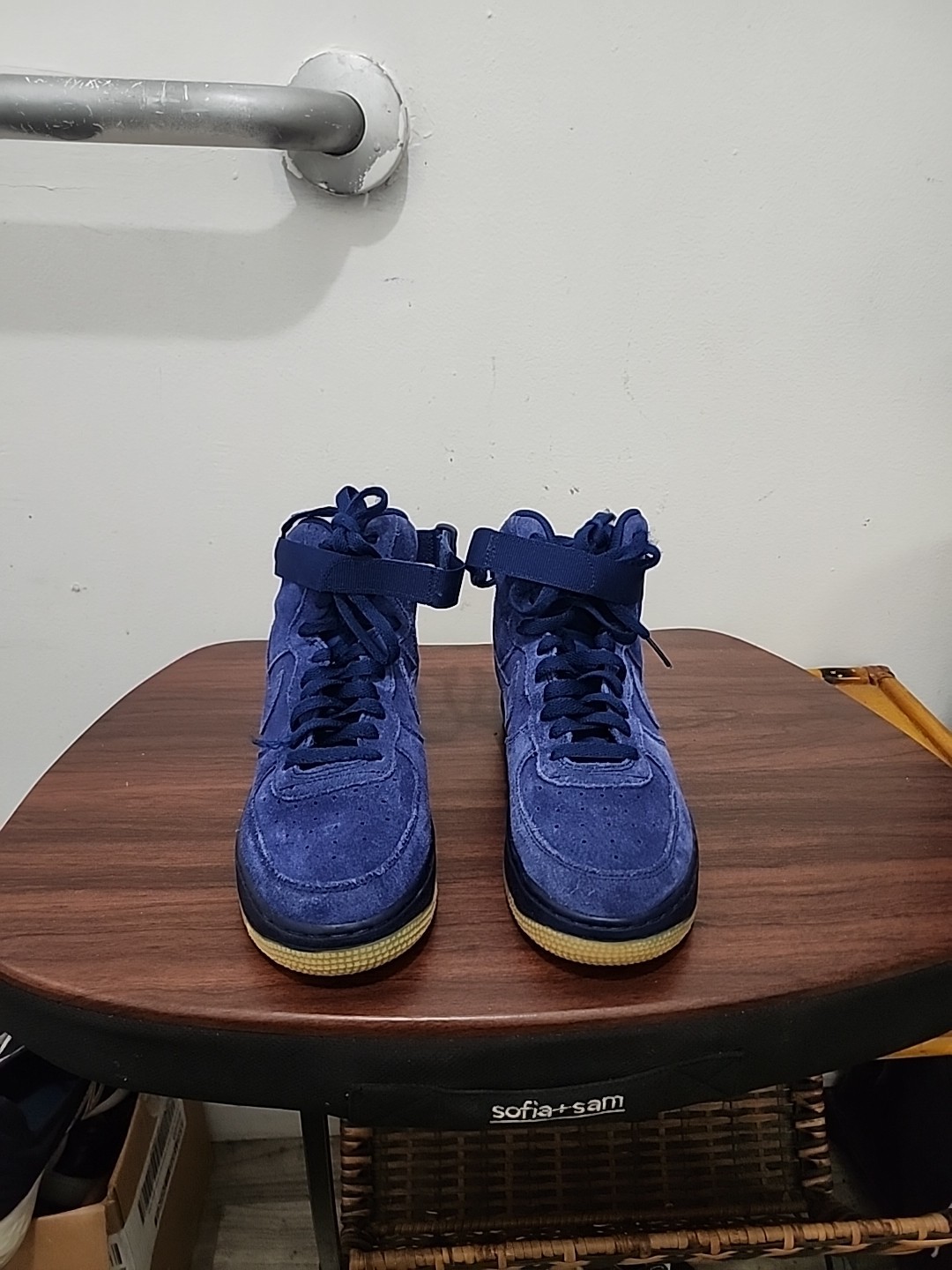 Picture 1 of 10