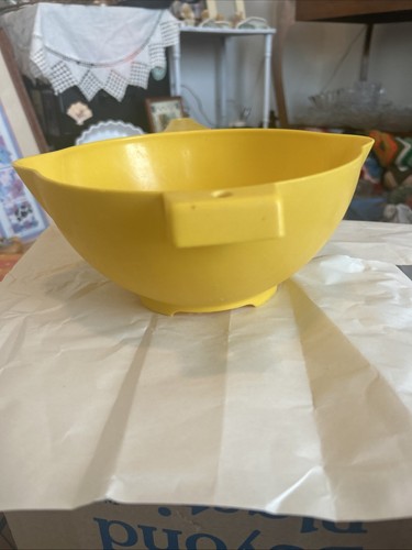 Tupperware plastic colander with handle - Picture 9 of 9