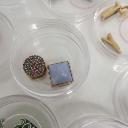 keep collective charms lot Of 54 Jewels Letters Rare Ones - Picture 11 of 24