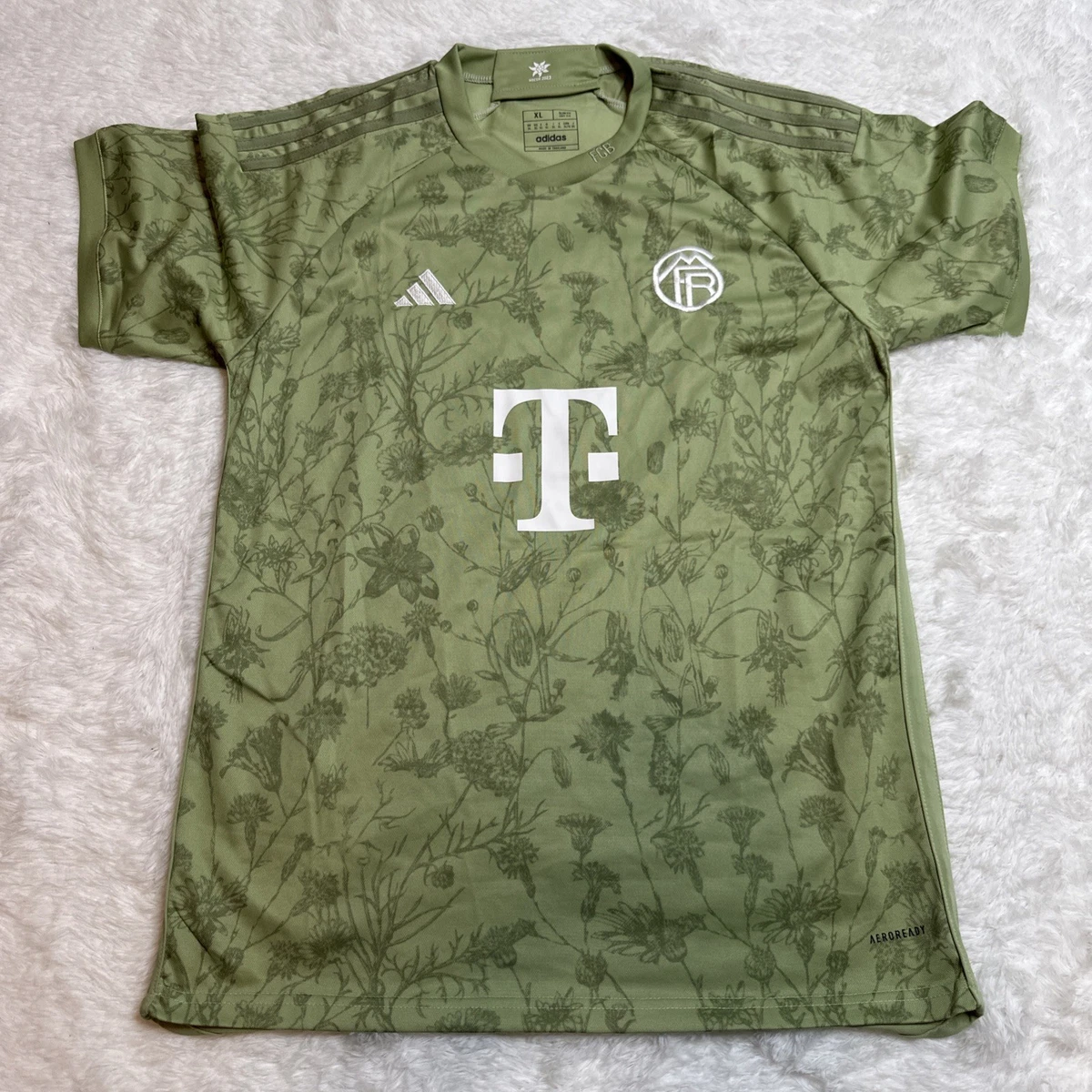 Bayern Munich Size XL International Club Soccer Fan Jerseys for