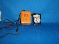 DeJur Light Exposure Meter in Leather Case