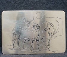 XC27140 VINTAGE 1970s   DEER BUCK  DOE   WILDLIFE ARTWORK BRASS BELT BUCKLE