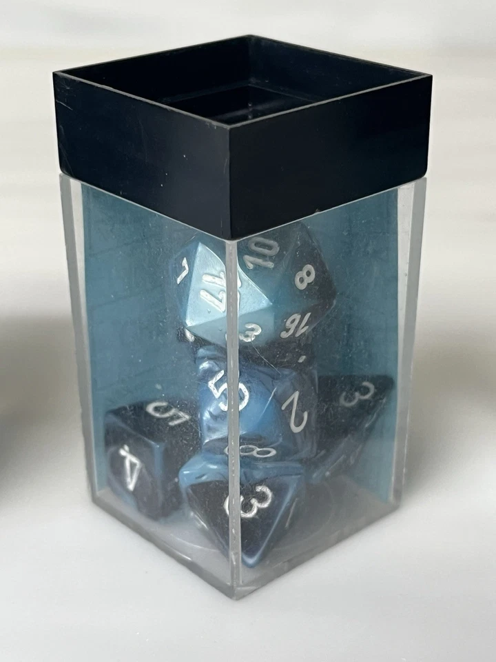 Наборы обжимок Chessex Gemini в черном/белом корпусе 26646, 26446 и 26846 - Изображение 3 из 4