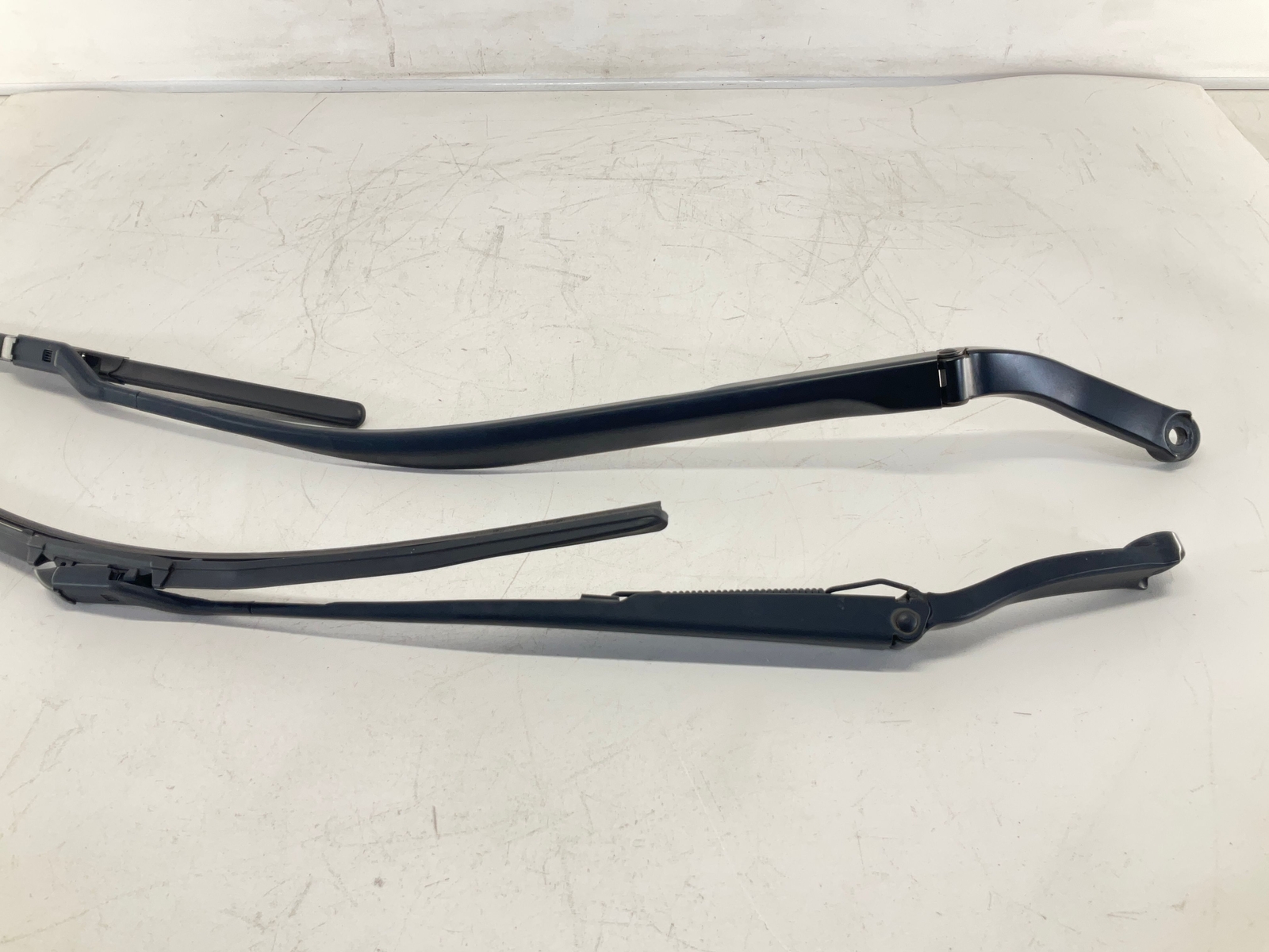 Maserati Ghibli 2014-2017 FRONT+RIGHT Wiper arm