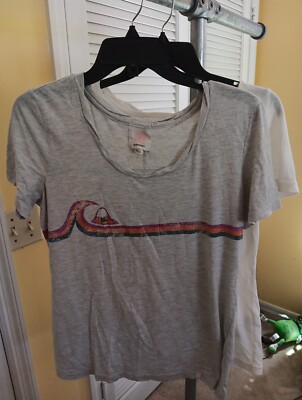 Rare Lot Of 2 Womans Large Vintage Y2K Quiksilver Tee Surf Top Tee Logo /Beige 