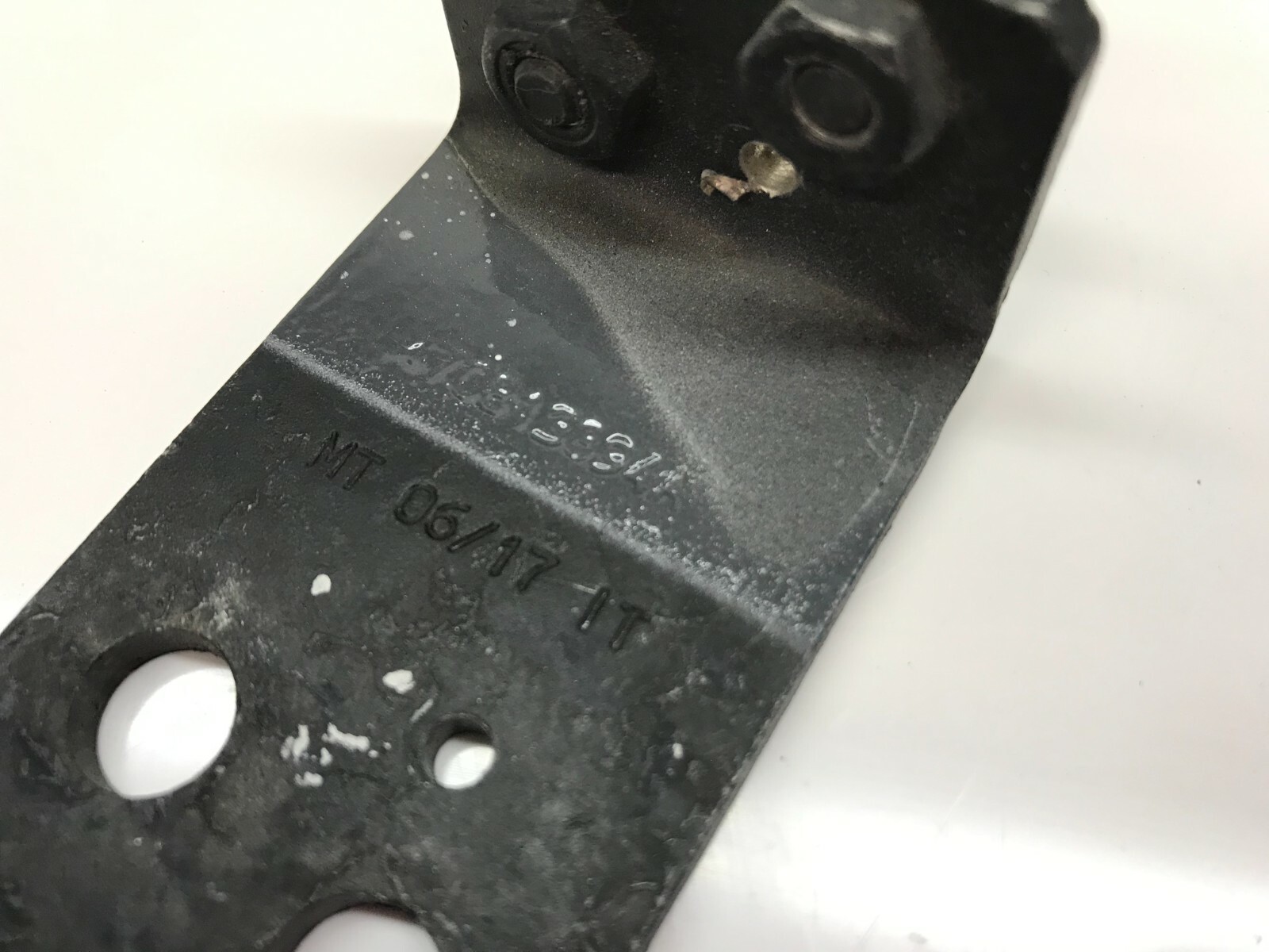 LAMBORGHINI AVENTADOR PASSENGER RIGHT RH BAT WING HINGE BRACKET OEM 470813894A