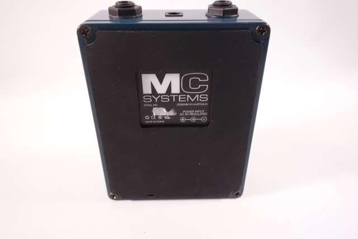 MC Systems / LAX glass chorus エフェクター MC Systems: GLASS CHORUS (LAX Pedal) - YouTube