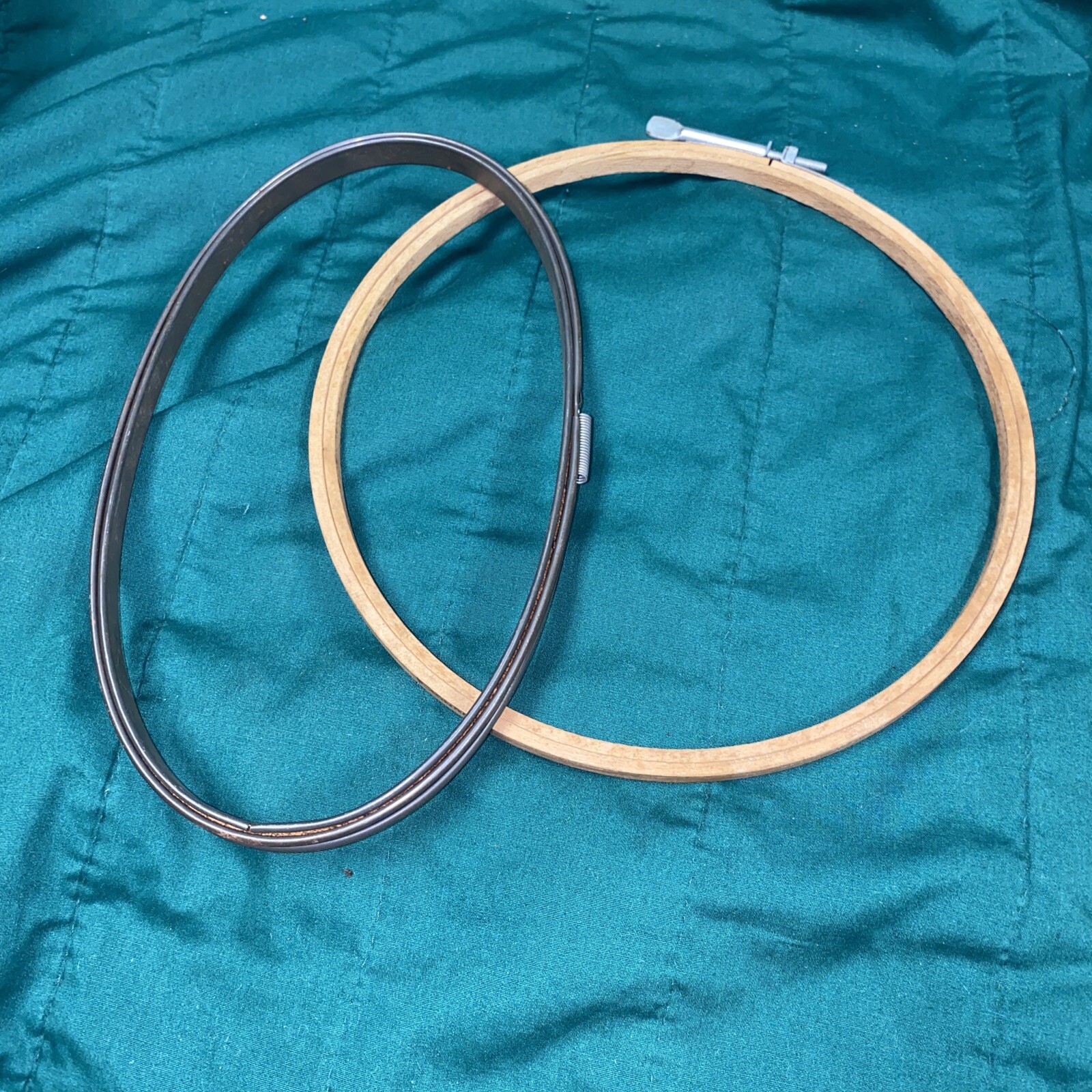 Vintage Wooden Embroidery Hoop Needlework Round 8&rdquo; Screw Tension Wheel Monarch