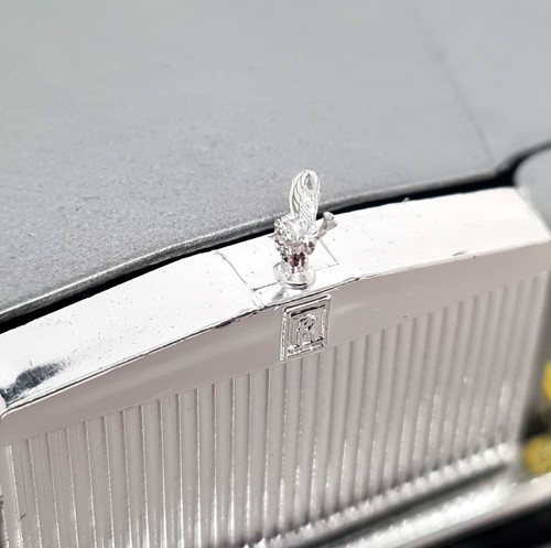 Burago 1/22 Rolls Royce Camargue Silver Diecast scale model car - Picture 8 of 13