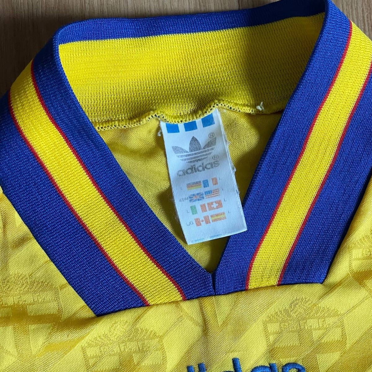 Sweden Home Football Shirt 1994 – 1996 #7 Larsson Size L | eBay Sweden Home Football Shirt 1994 – 1996 #7 Larsson Size L | eBay