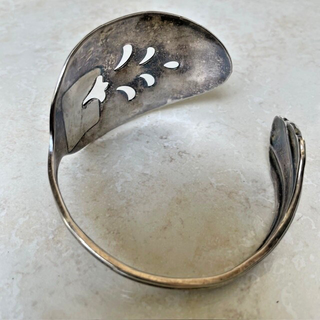 Vintage Oneida Community Serving Flatware Cuff Br… - image 1