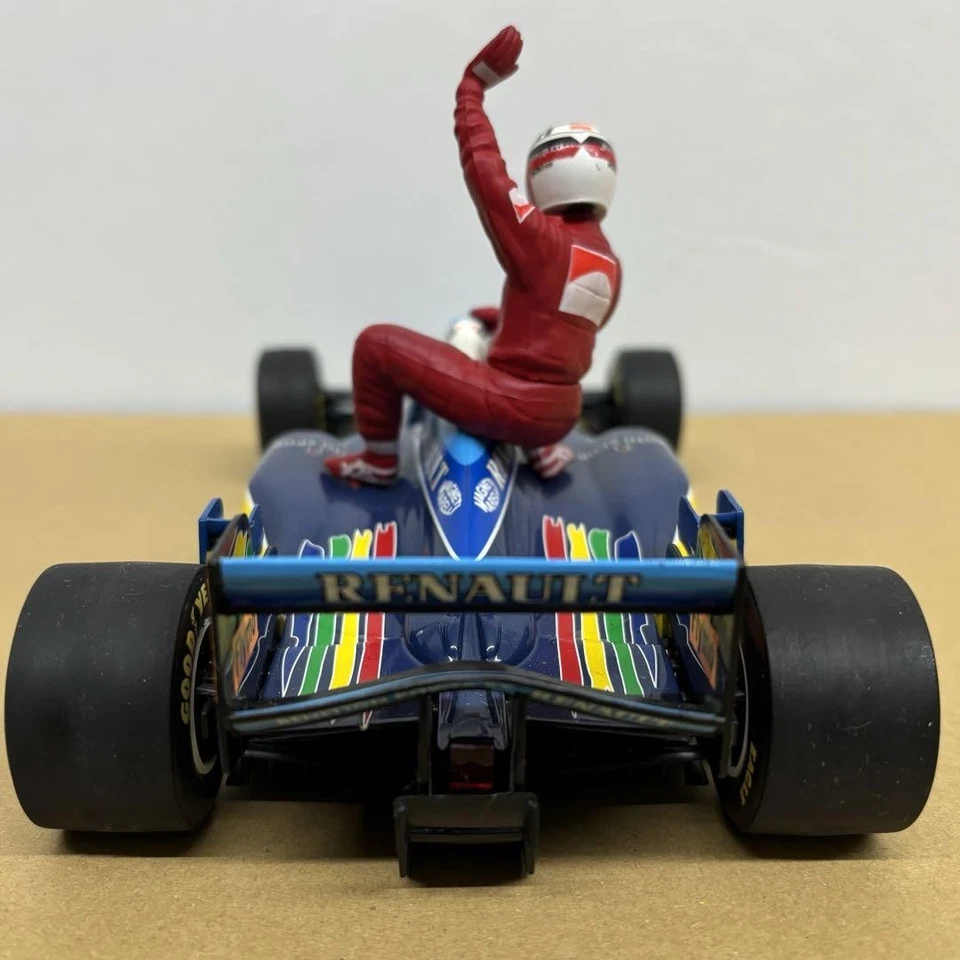 Minichamps 1/18 Benetton BP195 1995 Michael Schumacher Model Car - Image 4 of 4