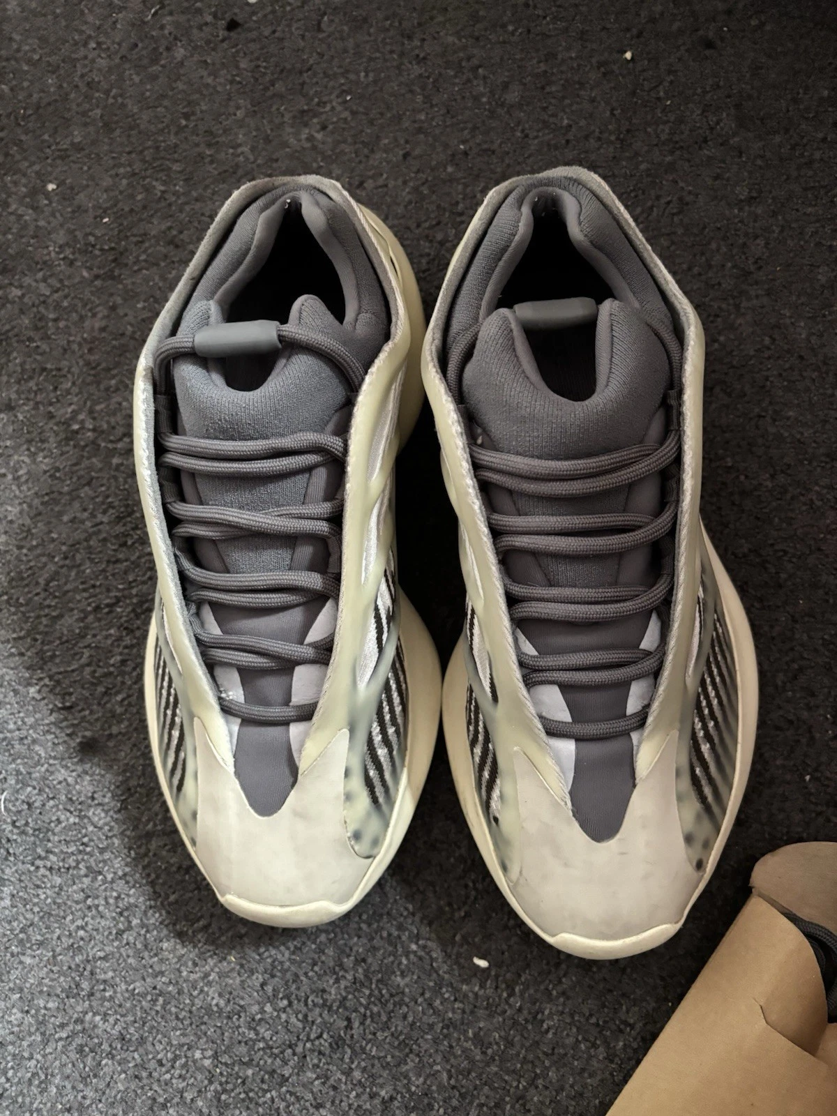 Yeezy 700 V3 "Fade Salt" taglia 5 5 donna