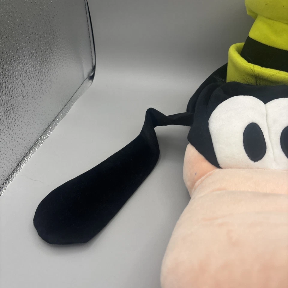 Auténtico sombrero ajustable de felpa Goofy Disney Parks World Disneyland talla juvenil Foto 2 de 4