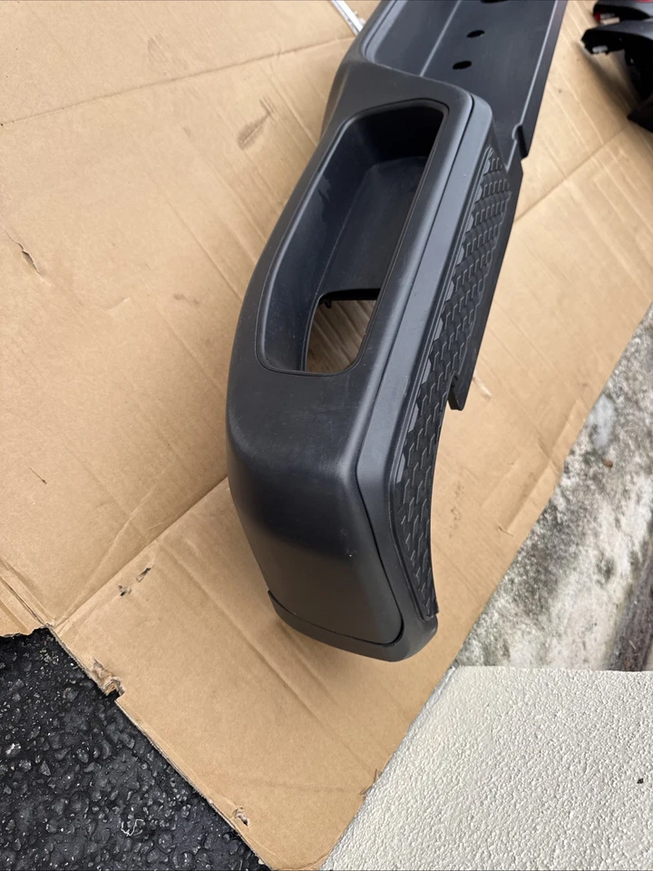 20-25 Jeep Gladiator SPORT Rear Bumper Assy 6MD38RXFAE OE Mopar OEM Factory - Image 4 of 4