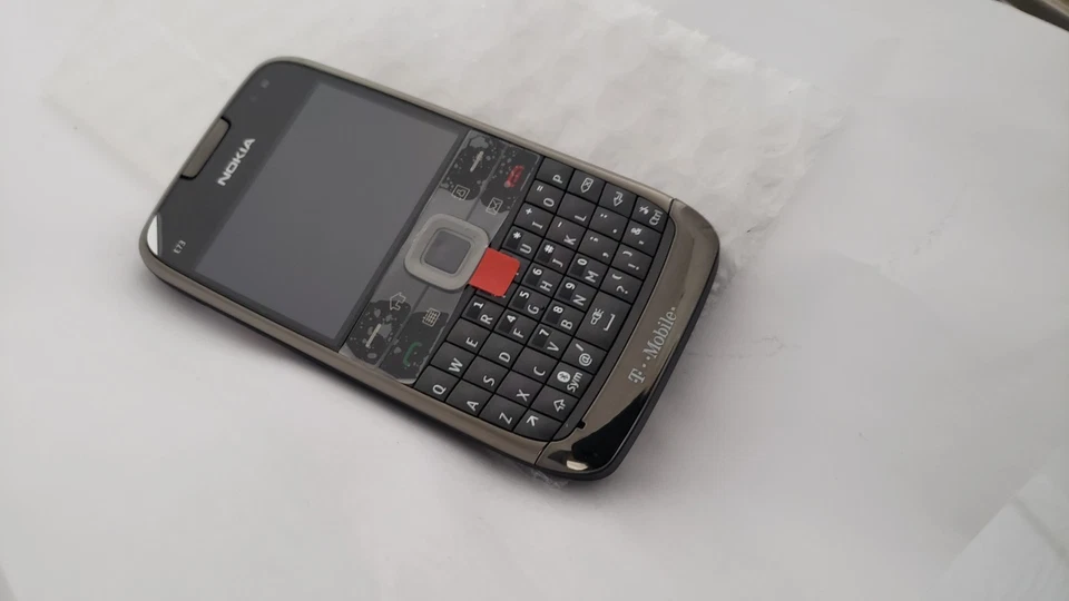 Brand New Nokia E73 (Unlocked) Smartphone Dark grey - Image 3 of 4