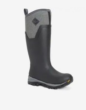 Muck Co. Arctic Tall AT ICE grip boots Women  s 10