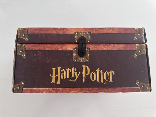 Harry Potter Bücherkoffer mit Stickern, für alle 7 Bücher - Bücher nicht enthalten - Bild 2 von 12