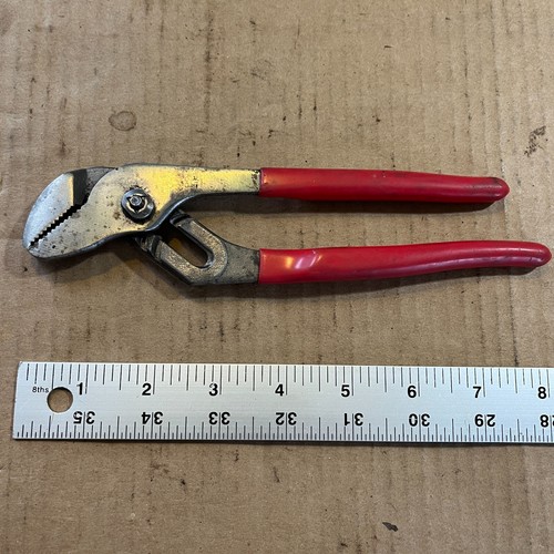 Mac Tools P301946 8" RED Tongue & Groove Curved Jaw Adjustable Pliers - Picture 1 of 5