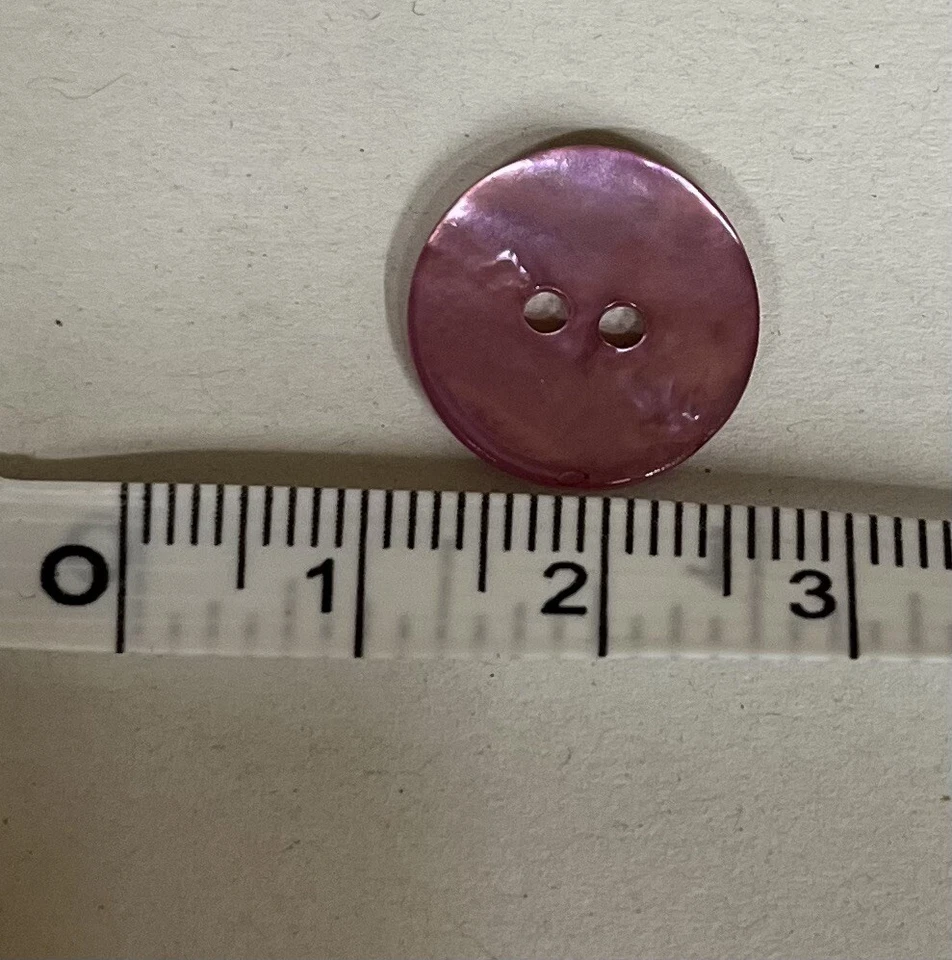 12 x 12mm Light Lilac Aygoa Shell 2 Hole Buttons Tailoring/Sewing/Knitting - Image 2 of 3