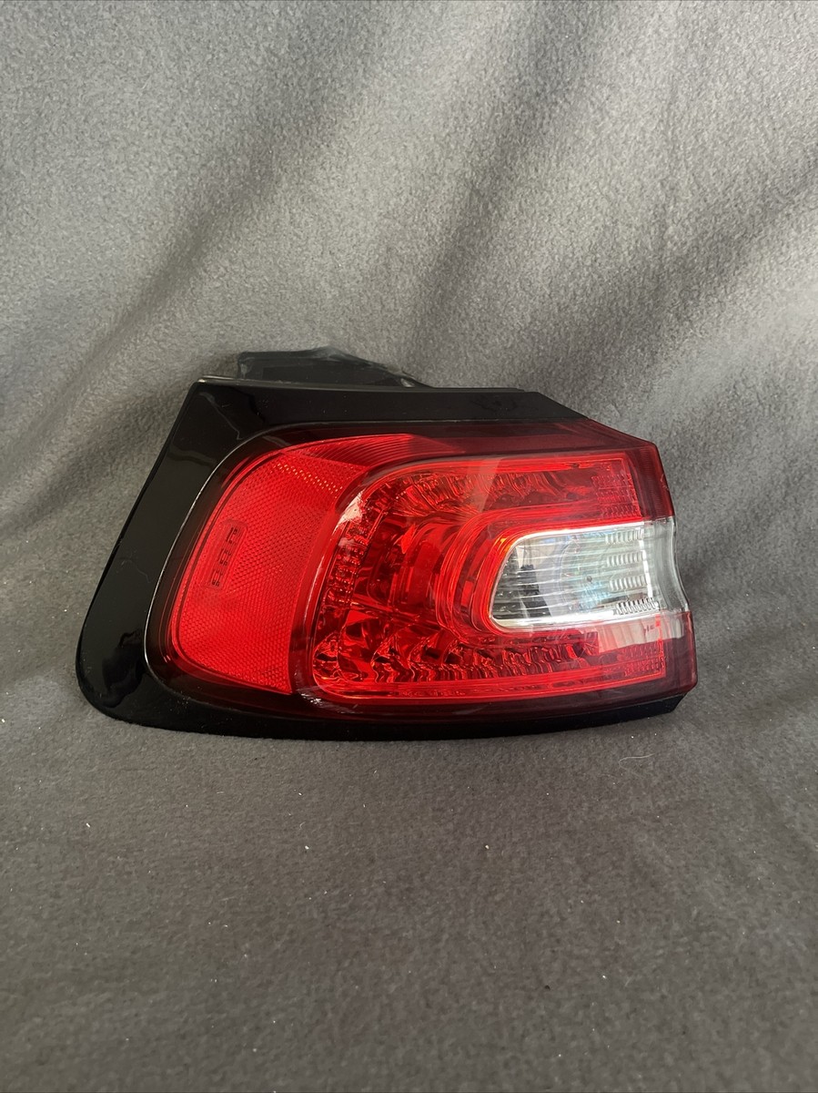 2014 -2018 JEEP CHEROKEE TAIL LIGHT LH LEFT DRIVER OEM 68102907AF  