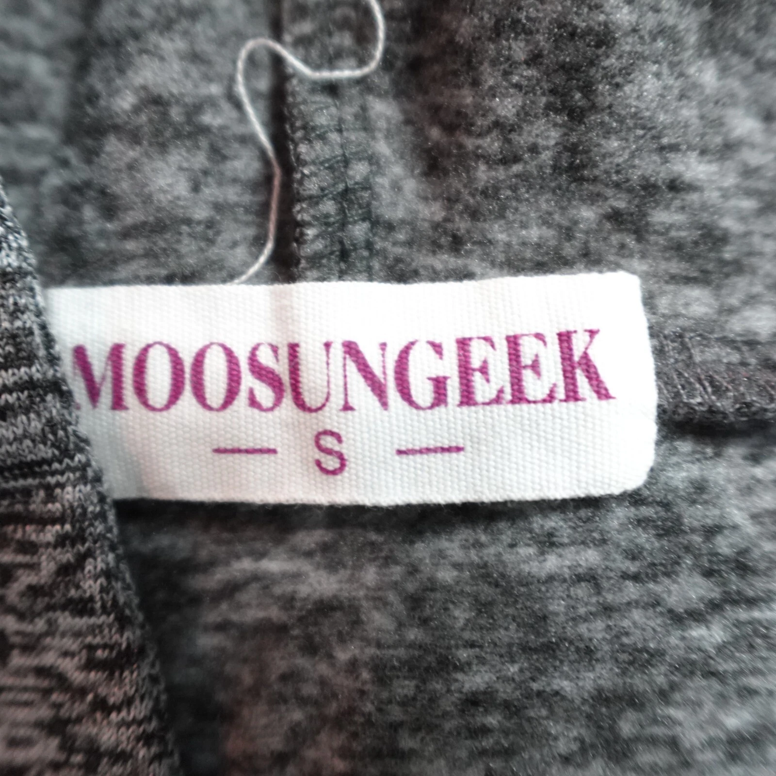 VETEMENTS Top donna Moosungeek piccolo grigio con cappuccio in erica