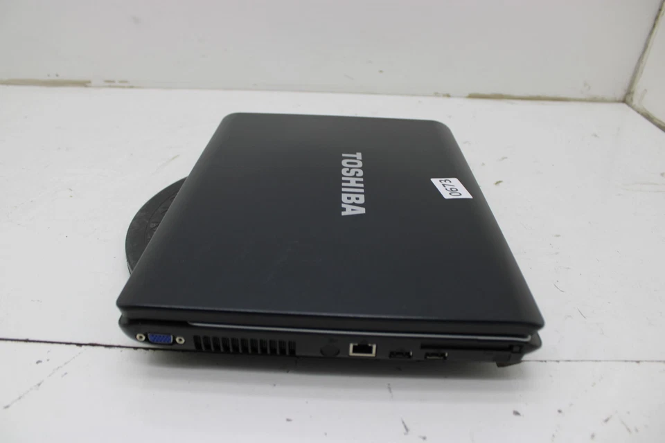 Portátil Toshiba Satellite A205-S5804 Intel Pentium T2330 1 GB Ram sin disco duro batería incorrecta Foto 3 de 4