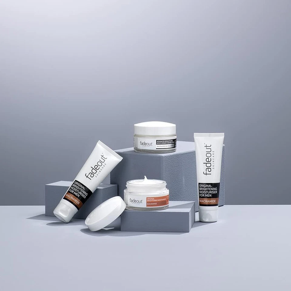 Crema hidratante de día iluminadora Fade Out original con exfoliación unisex de niacinamida Foto 3 de 3