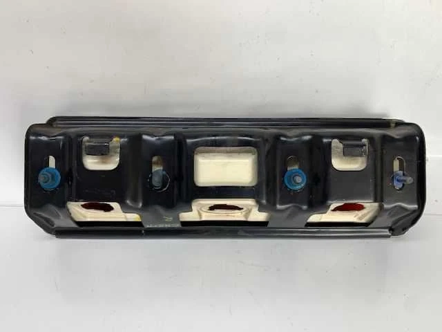 Luz trasera derecha pasajero para 76-79 ACADIAN 2550267 Foto 2 de 3