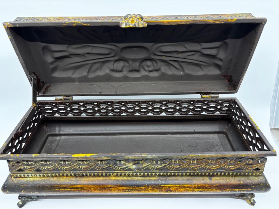 Decorative old World Chest - Image 2 of 4