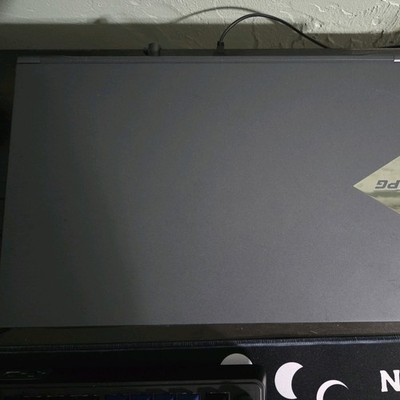 XPG Xenia 15 QC7 15.6'' i7-9750H 2.6GHz 16GB RAM 512GB SSD GeForce RTX 2070 Max-Q