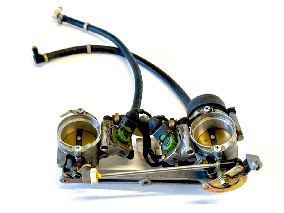 Cuerpos de acelerador originales Ducati 95-02 748 líneas de combustible inyectores y TPS Foto 3 de 4