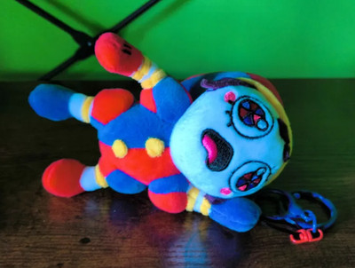 NWT Glitch Productions The Amazing Digital Circus Pomni Plush Keychain Bag Clip