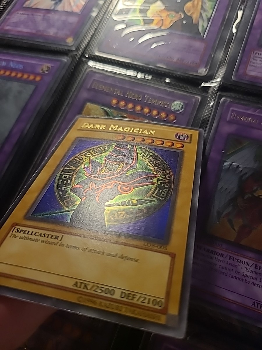 Yu-Gi-Oh! Dark Magician Legend of Blue Eyes White Dragon LOB-005