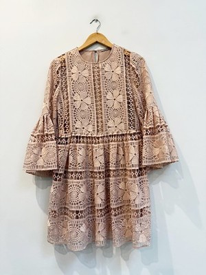 thurley lace dress Designer Thurley Size 8 Pink Embroidered Lace Stunning Women's Dress