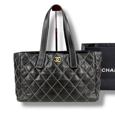 CHANEL Wild Stitch Matelasse gesteppte Lammleder-Einkaufstasche schwarz...