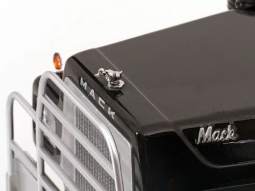 1974 MACK RL700L TRACTOR TRUCK 3-ASSI BLACK 1:18 SCALE BY ROAD KINGS - Picture 6 of 7