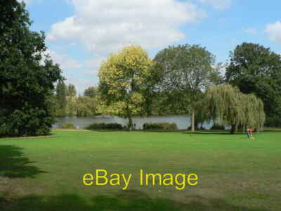 Photo 6x4 Bexley: Danson Park lawn and lake A picturesque spot in this va c2008