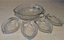 SERVIZIO MACEDONIA  VETRO LAVORATO  RETRO° N.1 COPPA  E N° 4 COPPETTE  VINTAGE