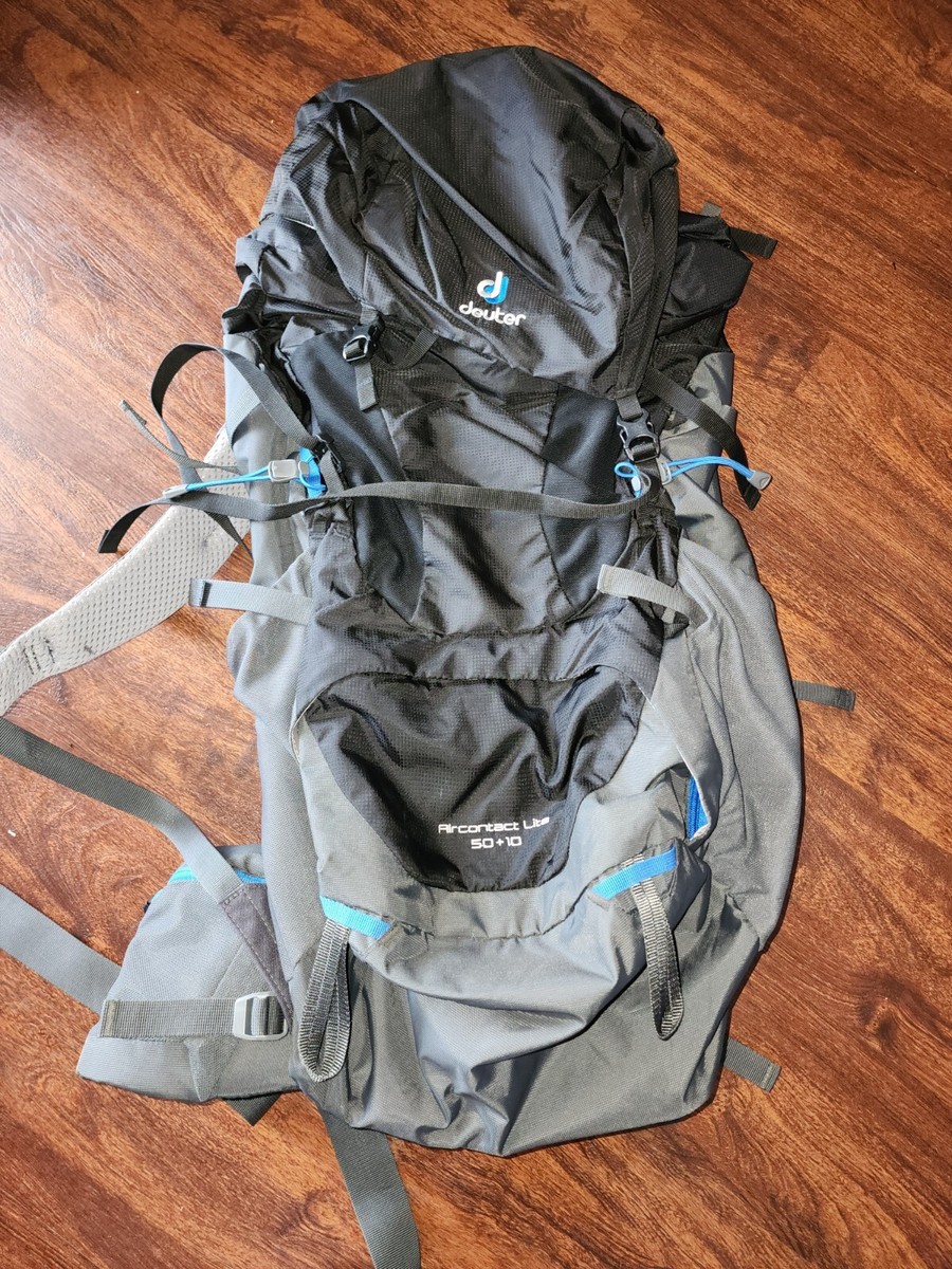 DEUTER AIRCONTACT LITE 50+10 HINKING BACKPACK IN COLOR BLACK