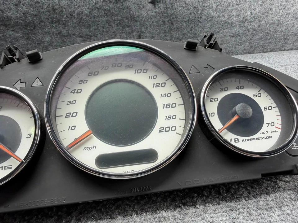 MERCEDES W219 CLS55 AMG 速度计量器量表簇设备 90K 原始设备制造商 — 第 3/4 张图片