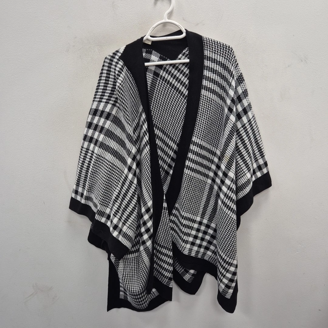 Barbour Neva Houndstooth Plaid Black White Country Poncho Cape One Size Women's